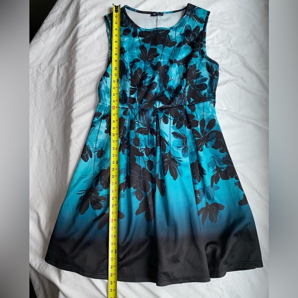 Lily by Firmiana Floral Sleeveless Dress - Picture 5 of 9